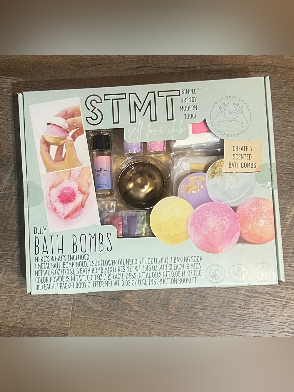 STMT DIY Bath Bombs Kit • New in Box